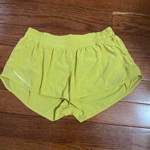 Lululemon Hotty Hot Shorts Size 8 —Soleil